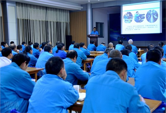 皖南電機:班組長在作精彩發言 皖南電機:班組長在作精彩發言