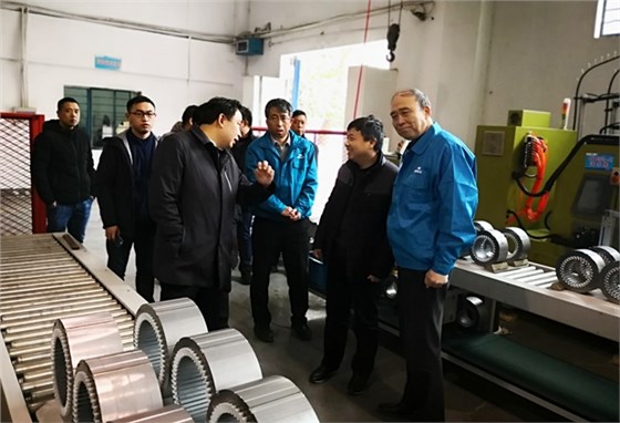 圖為省發改委縣域特色產業集群調研組在皖南電機調研 圖為省發改委縣域特色產業集群調研組在皖南電機調研