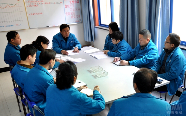 股東分部門審議董事會工作報告 股東分部門審議董事會工作報告