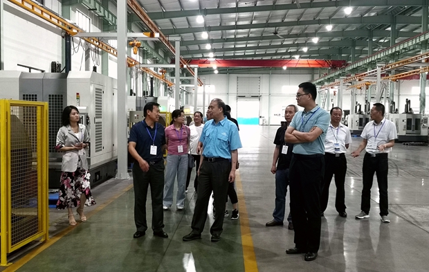 全椒縣政協副主席姜志山帶領該縣政協考察團來我公司參觀考察。